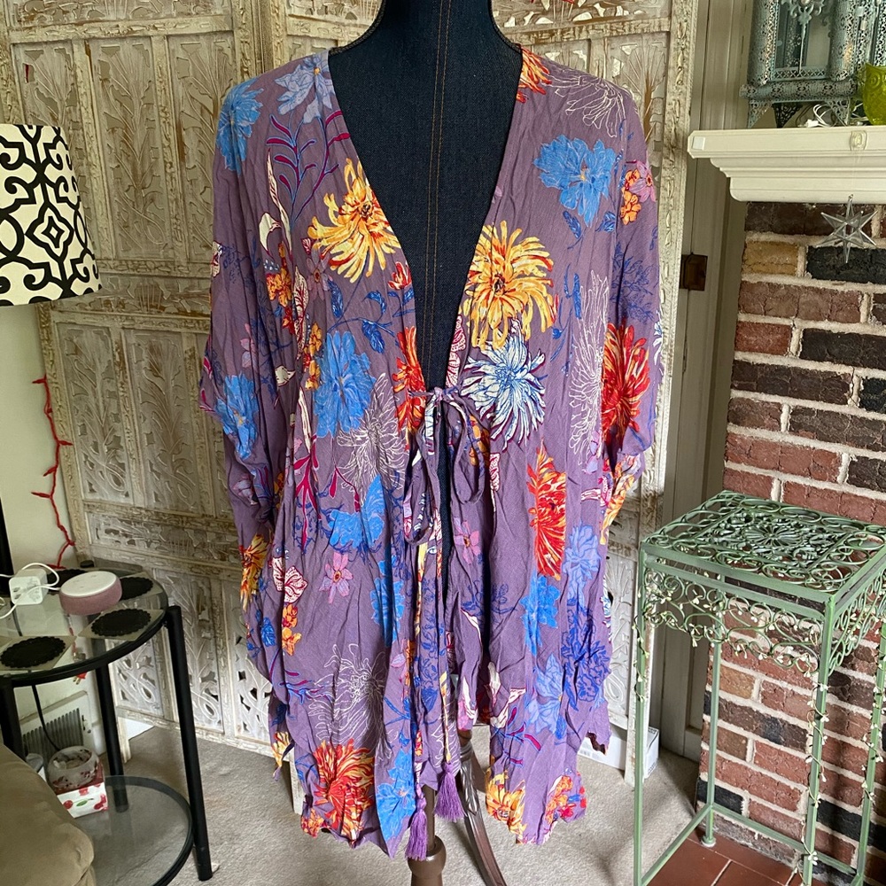 En Creme Floral Print Tie Kimono M/L NWOT